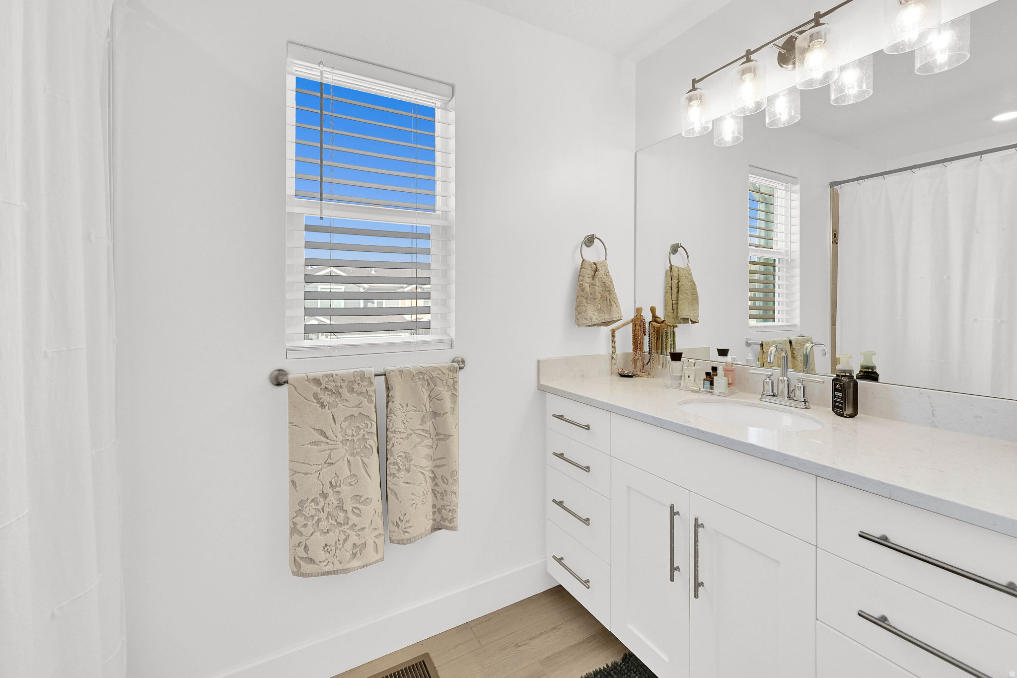 FREEDOM LANDING - Residential