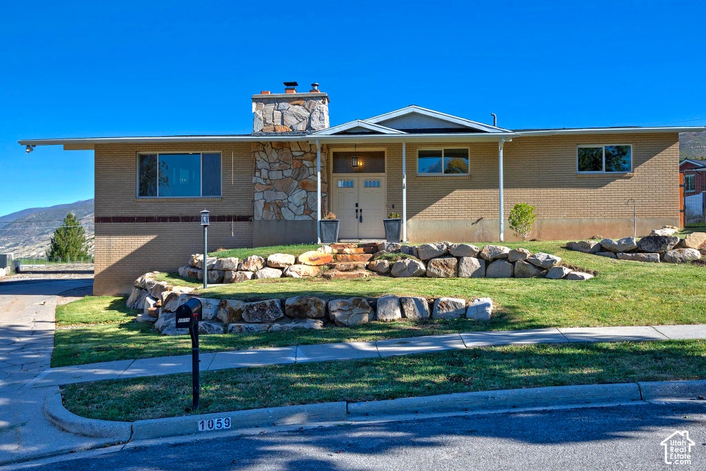 Photo of 1059 E ARLINGTON WAY S, Bountiful, UT 84010 (MLS # 2192066)