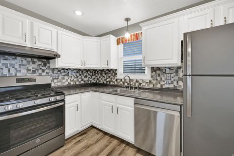 Tiny photo for 3913 JACKSON AVE, South Ogden, UT 84403 (MLS # 2139662)