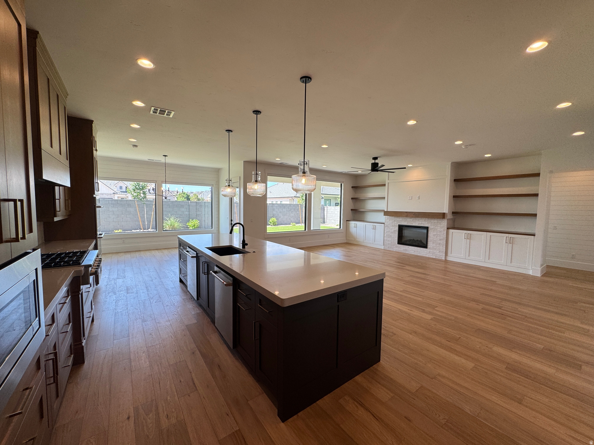 MOORLAND PARK - Residential