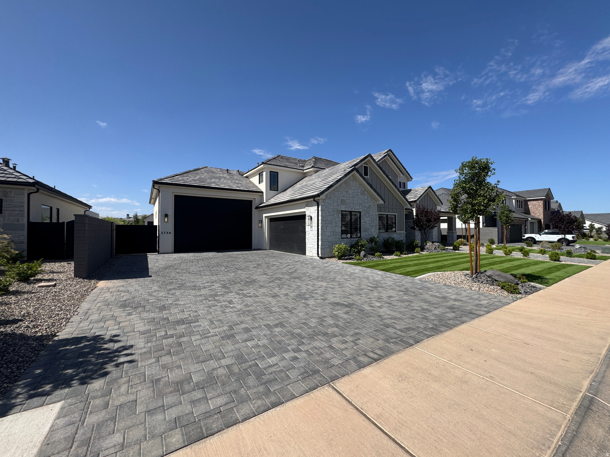 MOORLAND PARK - Residential