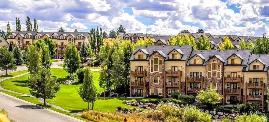 This condo is zoned for nightly rentals.  Recently refreshed! New HVAC in Oct 2021. Enjoy this 3-bedroom deluxe condo on a cul-de-sac.  Conveniently located near the hot tub, which is steps from the back patio. Enjoy the large kitchen and family room on the main floor.  Fully stocked kitchen. Barbecue on the secluded patio. All furnishings are included and are ready for use as a rental investment property or a residence. Close to skiing, hiking, biking, fishing, golfing, etc. - Easy to show!