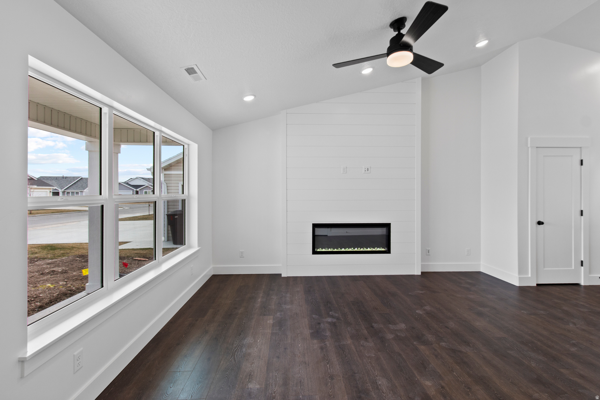 ARCHIBALD ESTATES ACTIVE ADULT - Residential