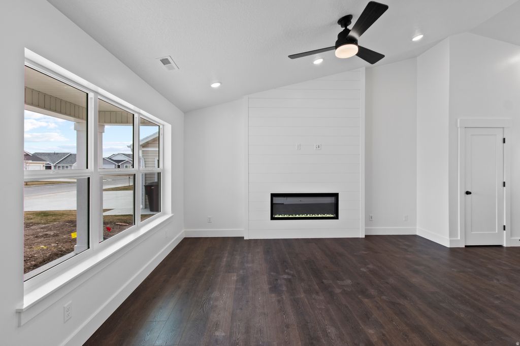 Photo of 865 N 960 W, Tremonton, UT 84337 (MLS # 2151674)