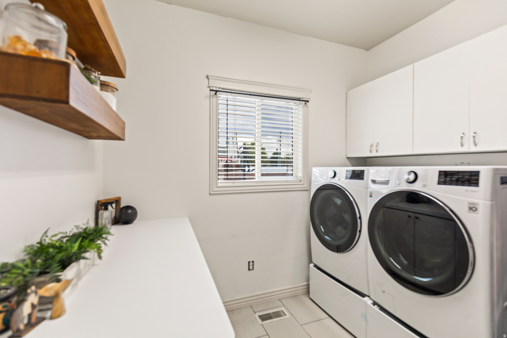 SUNSET NORTH - Residential