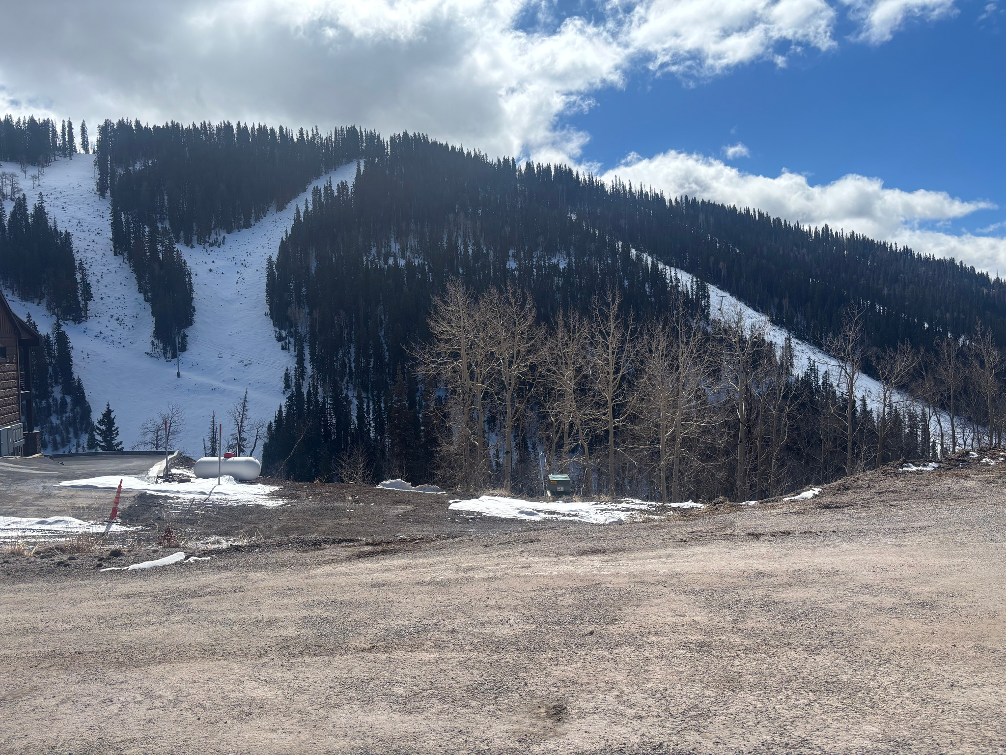 SNOWFLAKE CONDOMINIUMS - Residential