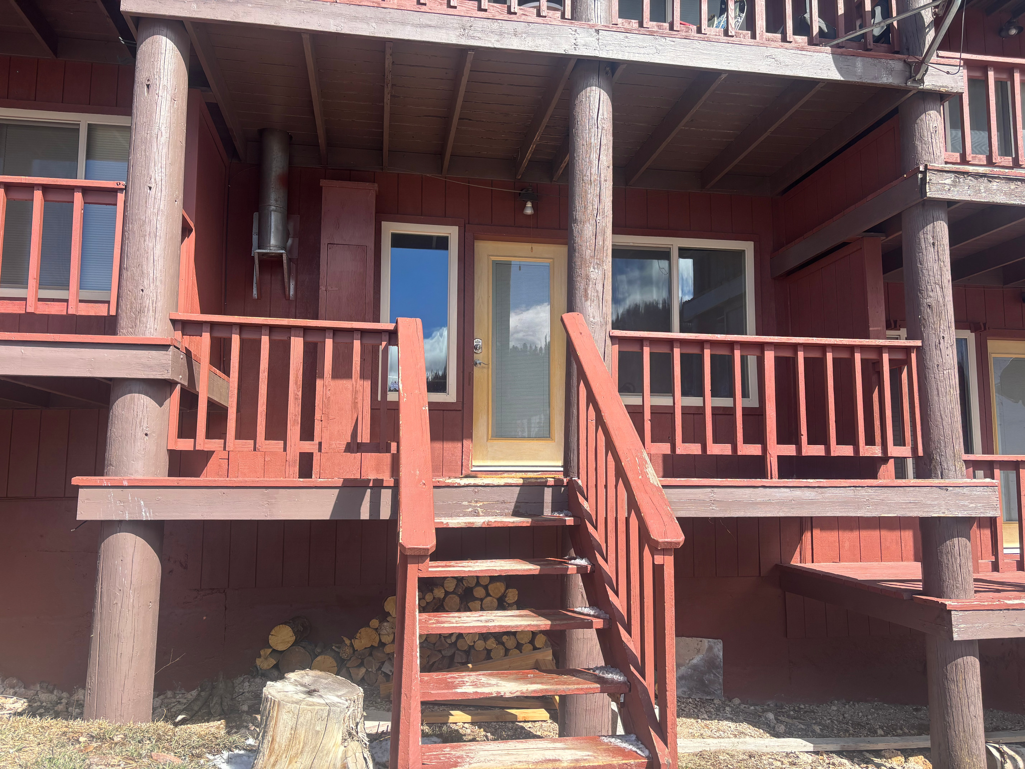 SNOWFLAKE CONDOMINIUMS - Residential