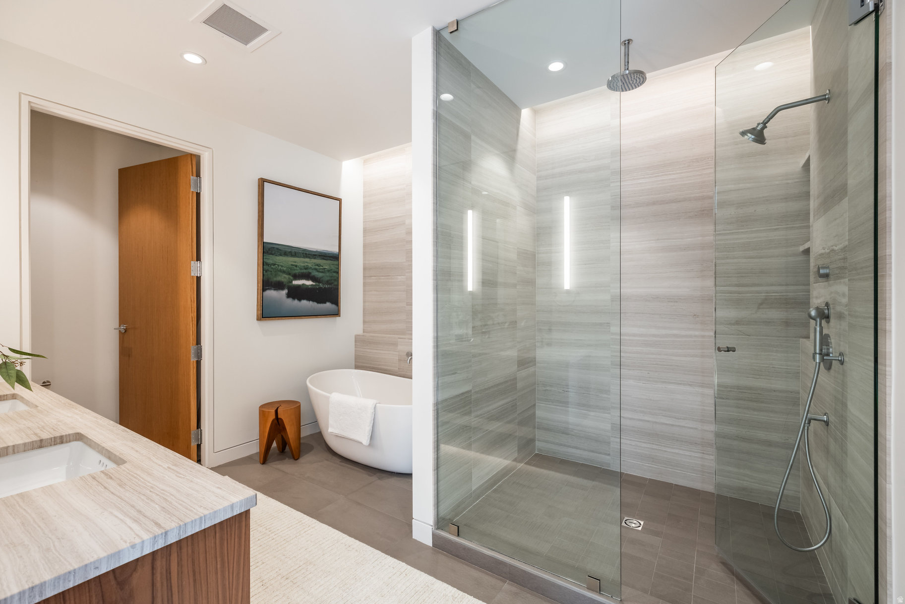 FOUNDERS PLACE - Residential