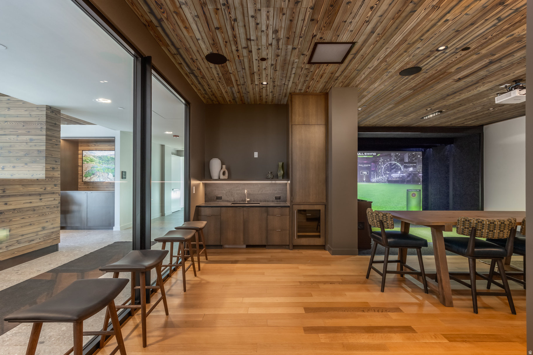 FOUNDERS PLACE - Residential