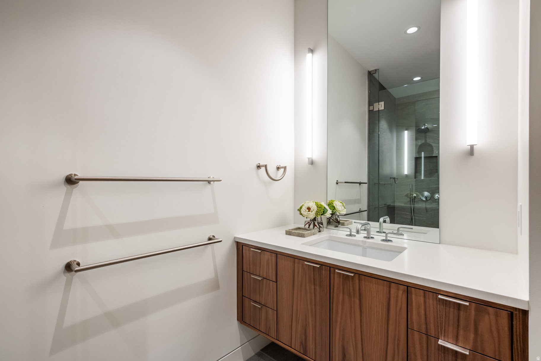 FOUNDERS PLACE - Residential