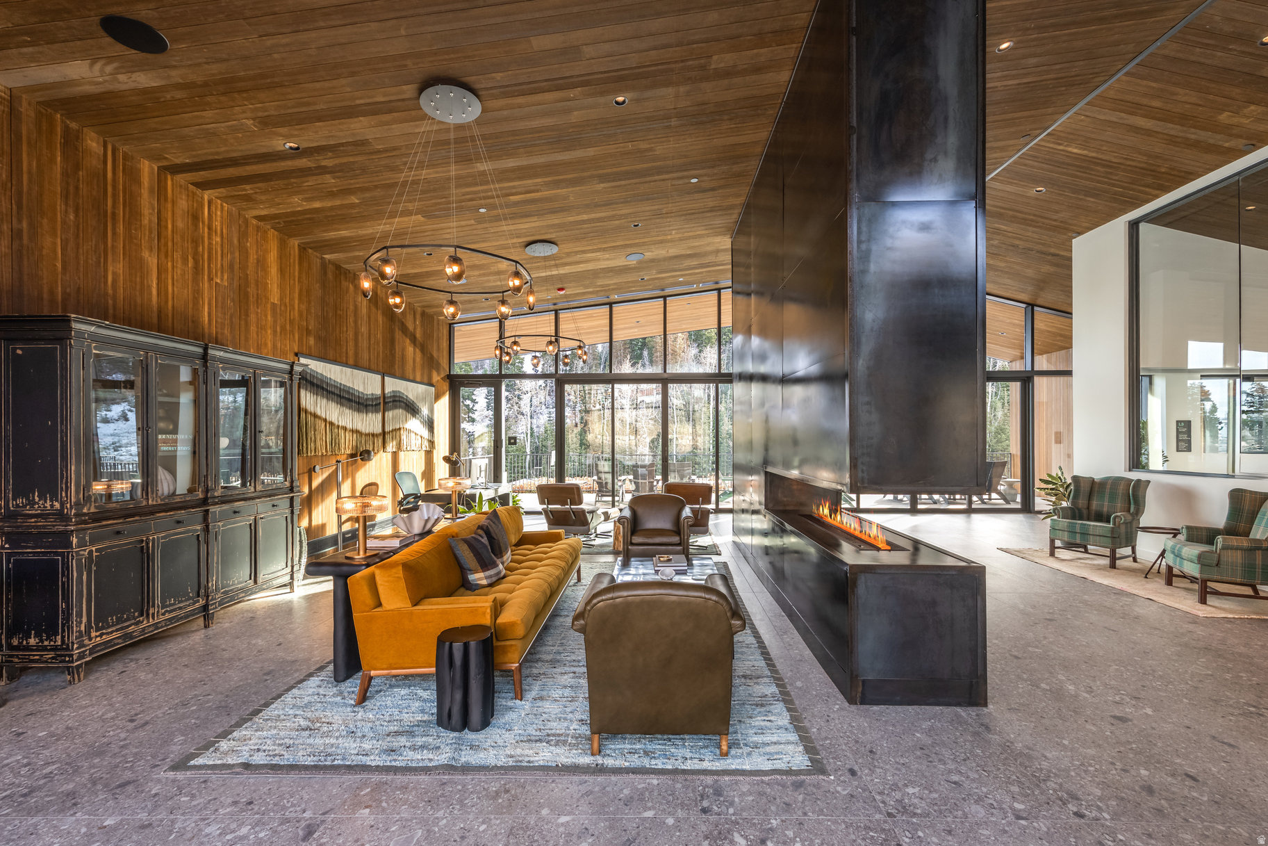 FOUNDERS PLACE - Residential