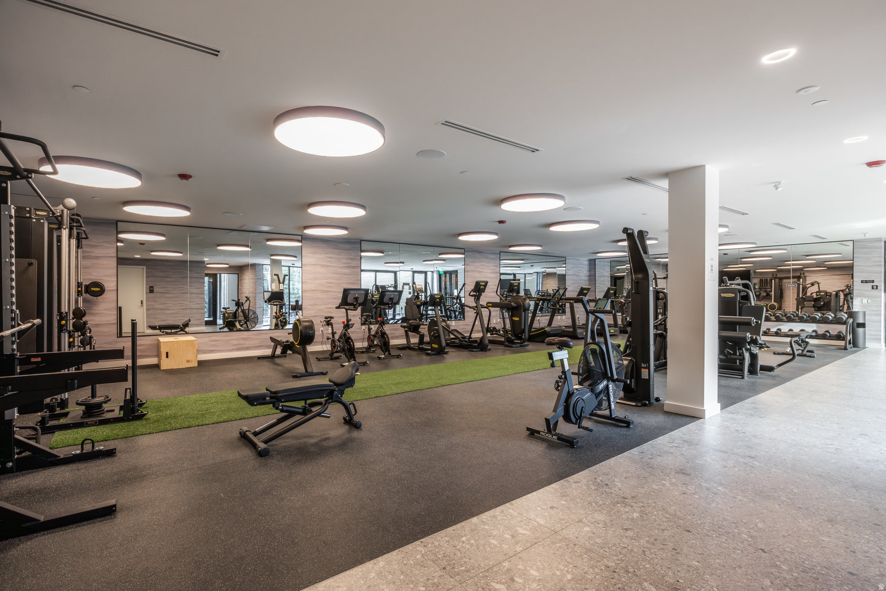 FOUNDERS PLACE - Residential