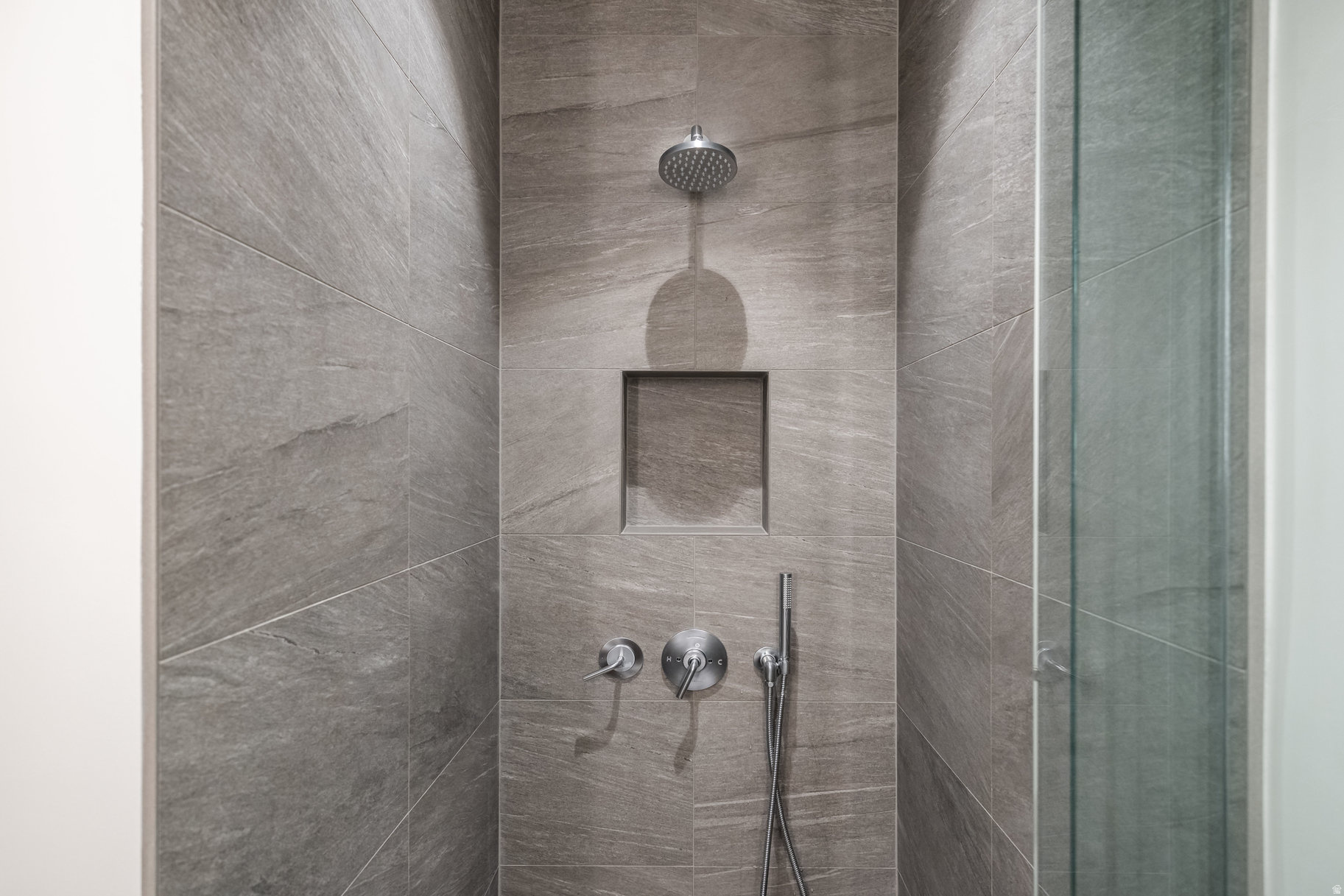 FOUNDERS PLACE - Residential