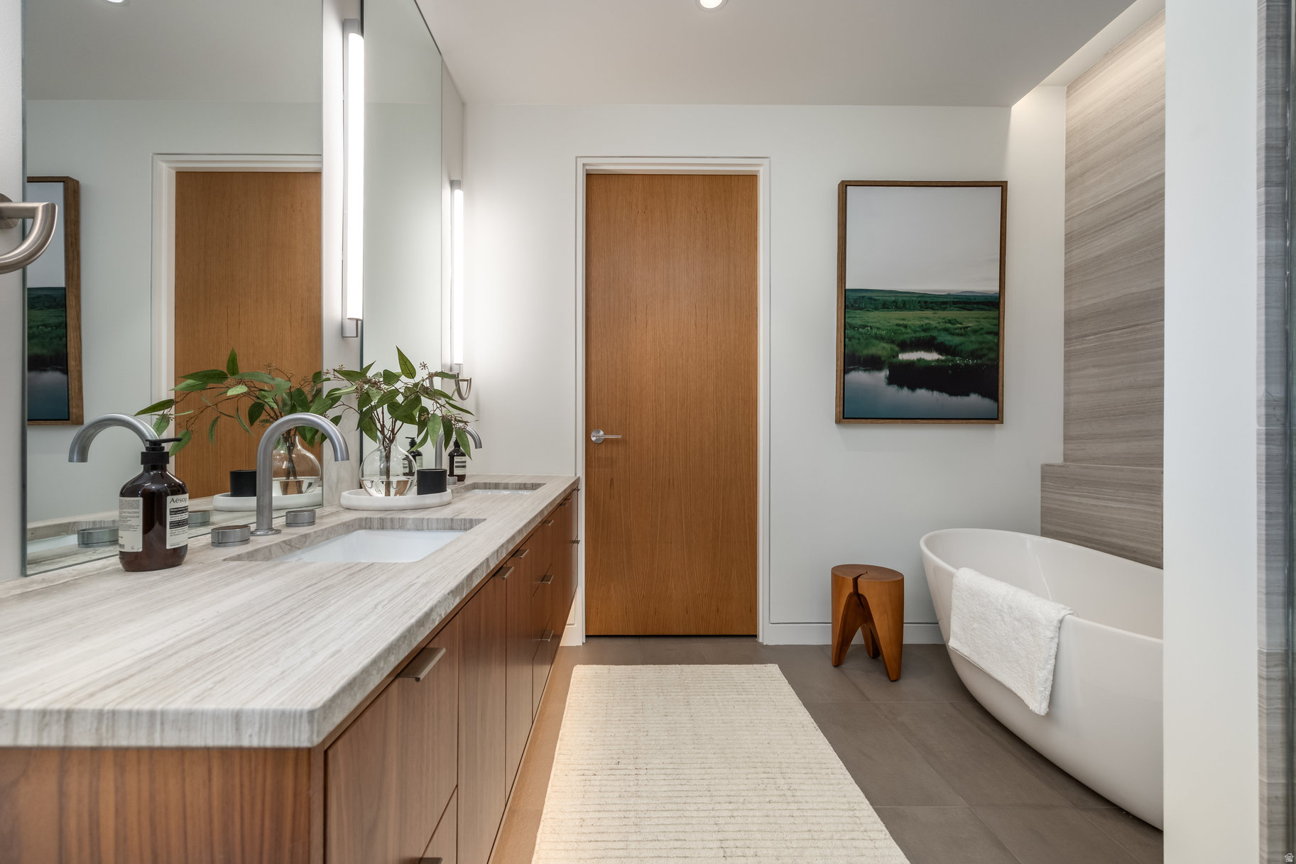 FOUNDERS PLACE - Residential