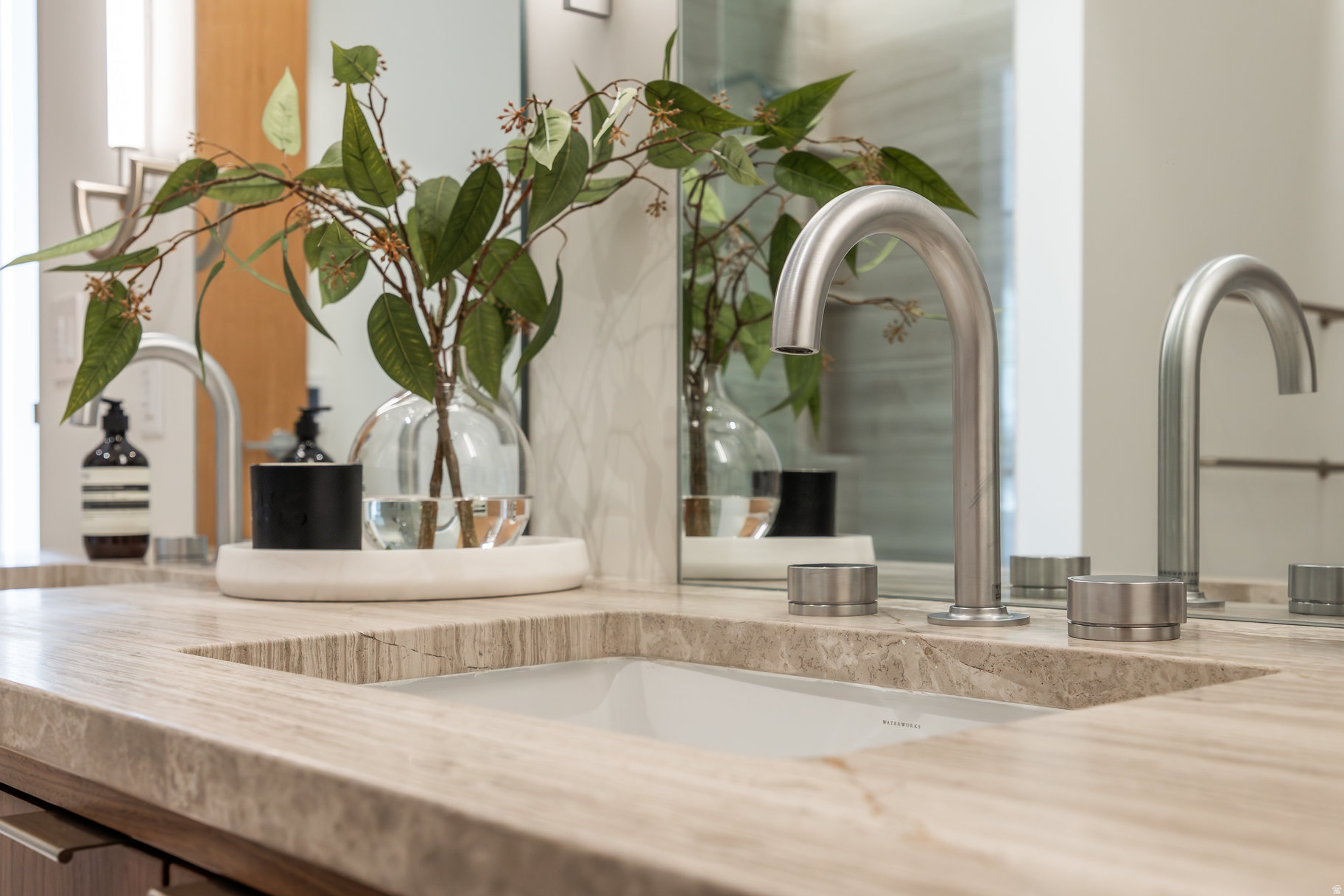 FOUNDERS PLACE - Residential