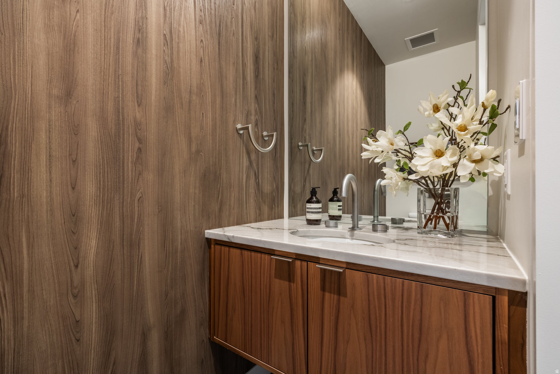 FOUNDERS PLACE - Residential