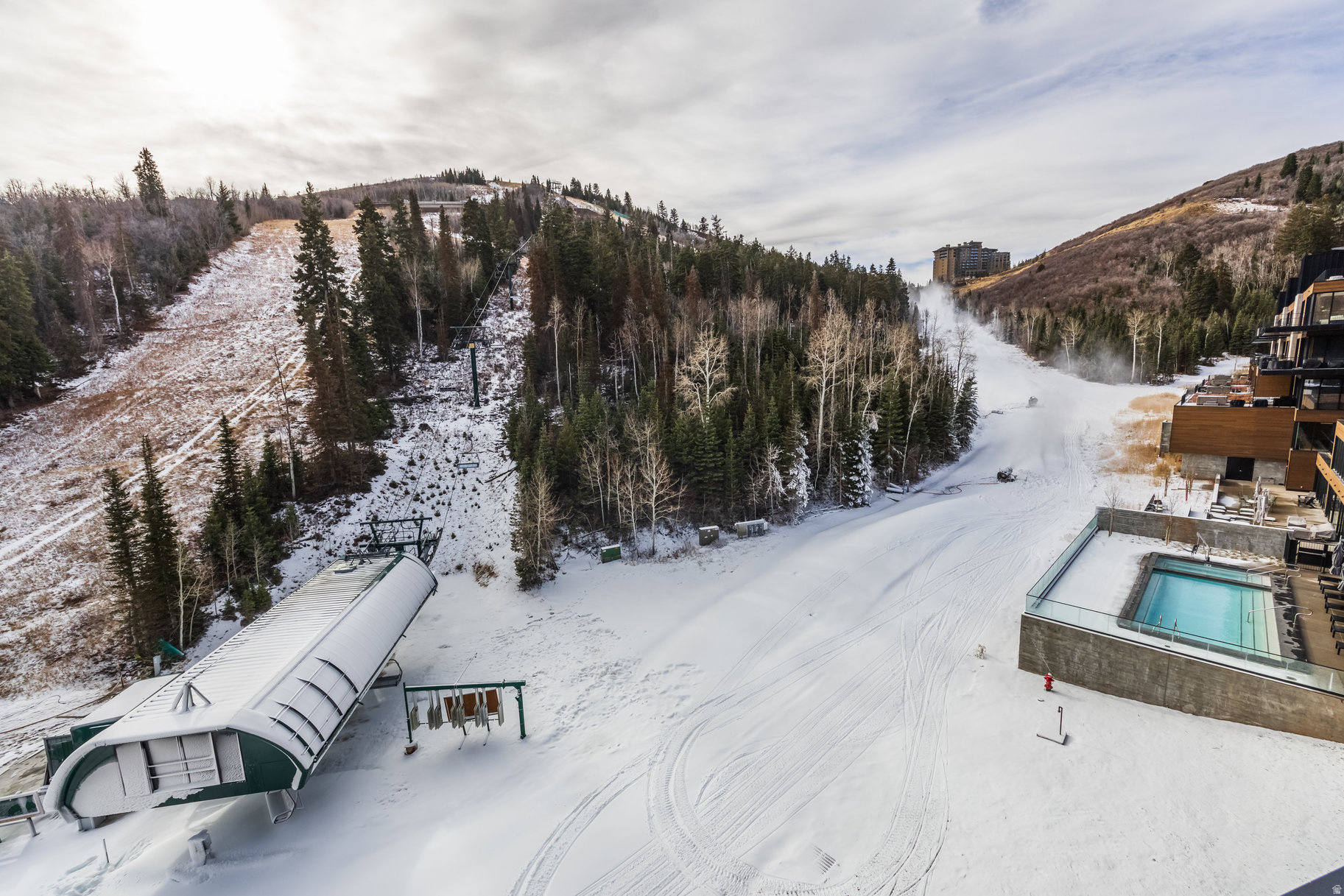 FOUNDERS PLACE - Residential