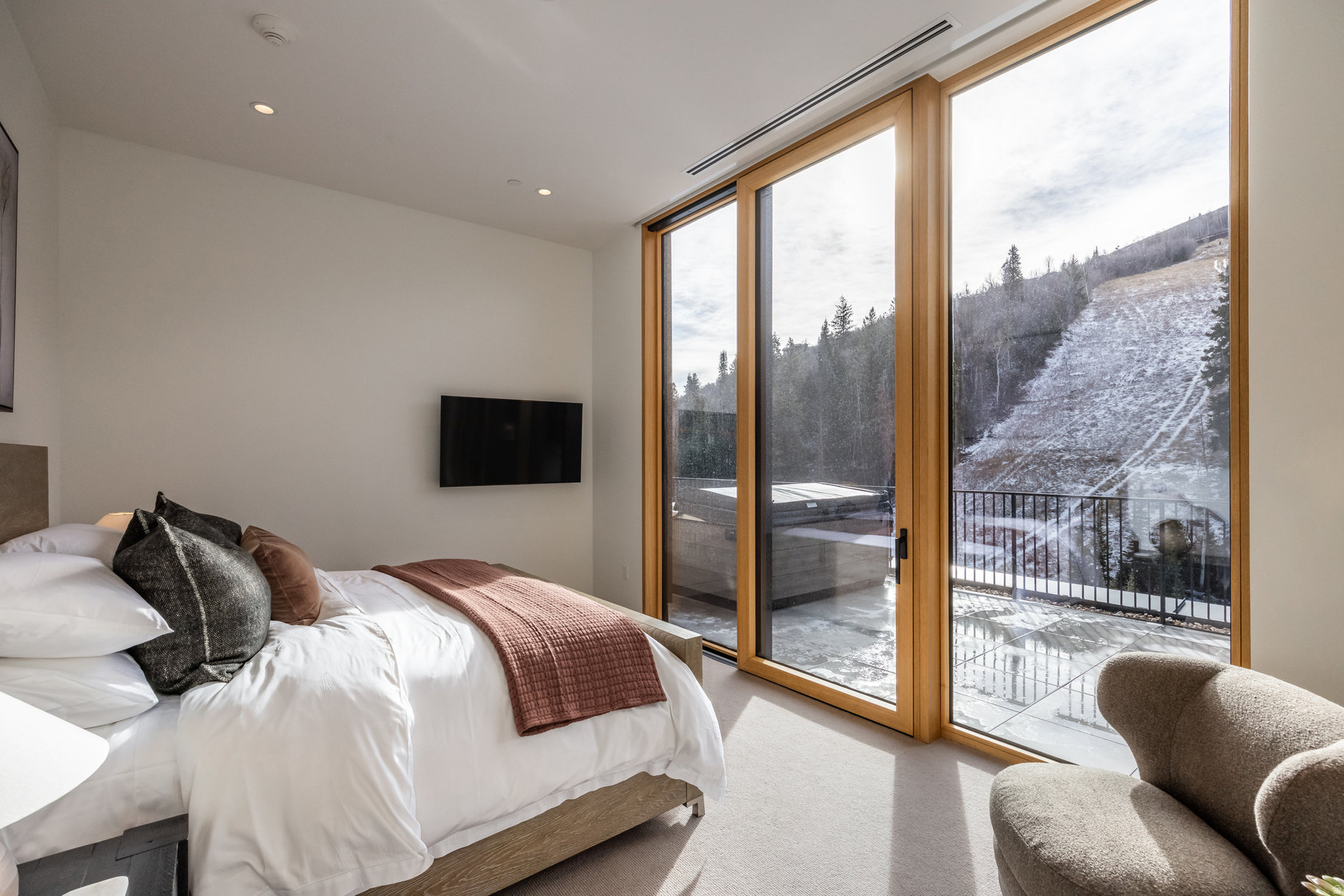 FOUNDERS PLACE - Residential