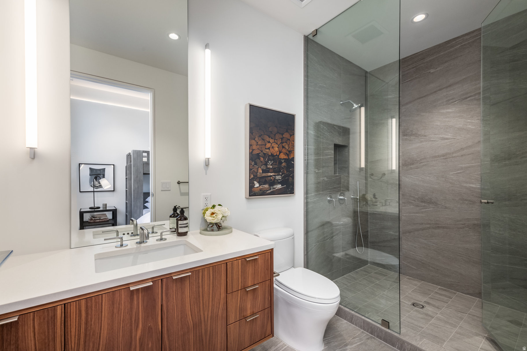 FOUNDERS PLACE - Residential