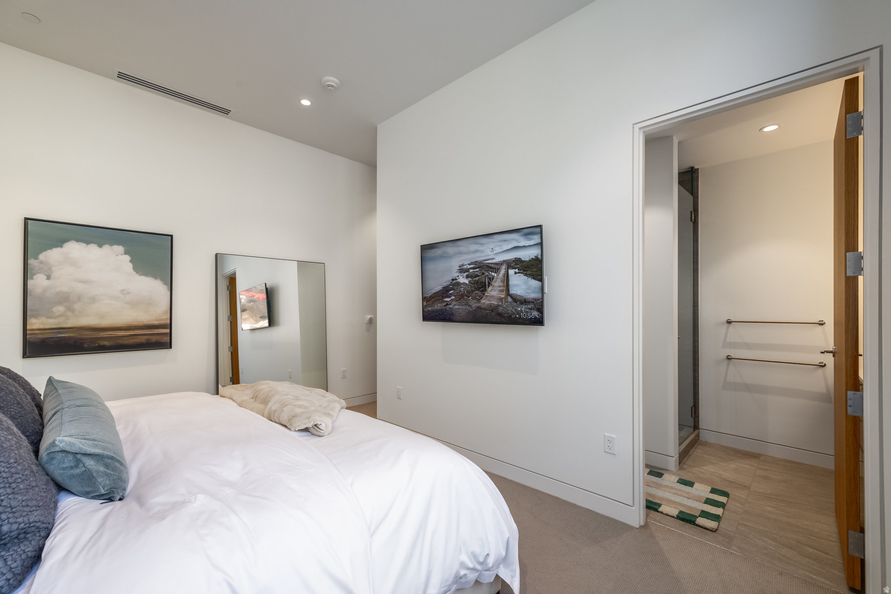 FOUNDERS PLACE - Residential