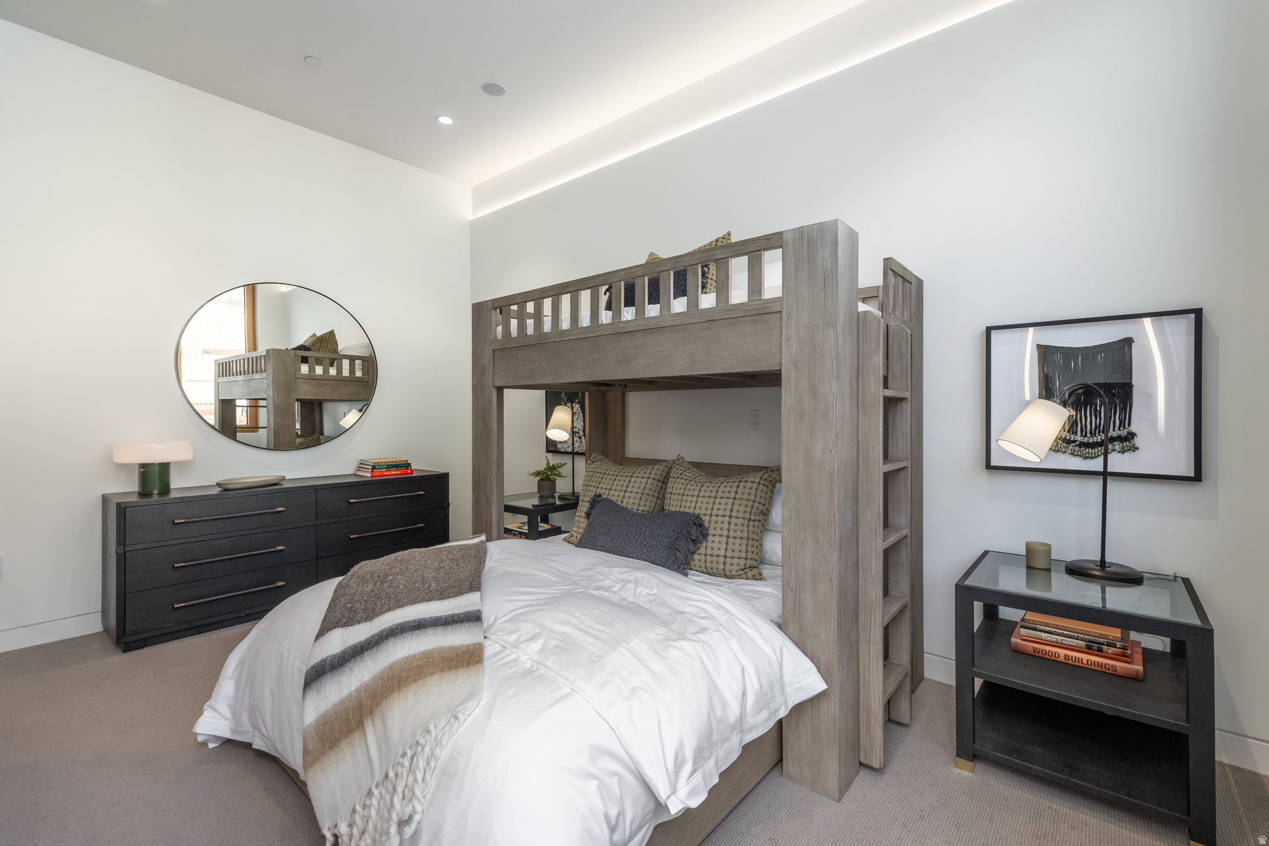 FOUNDERS PLACE - Residential