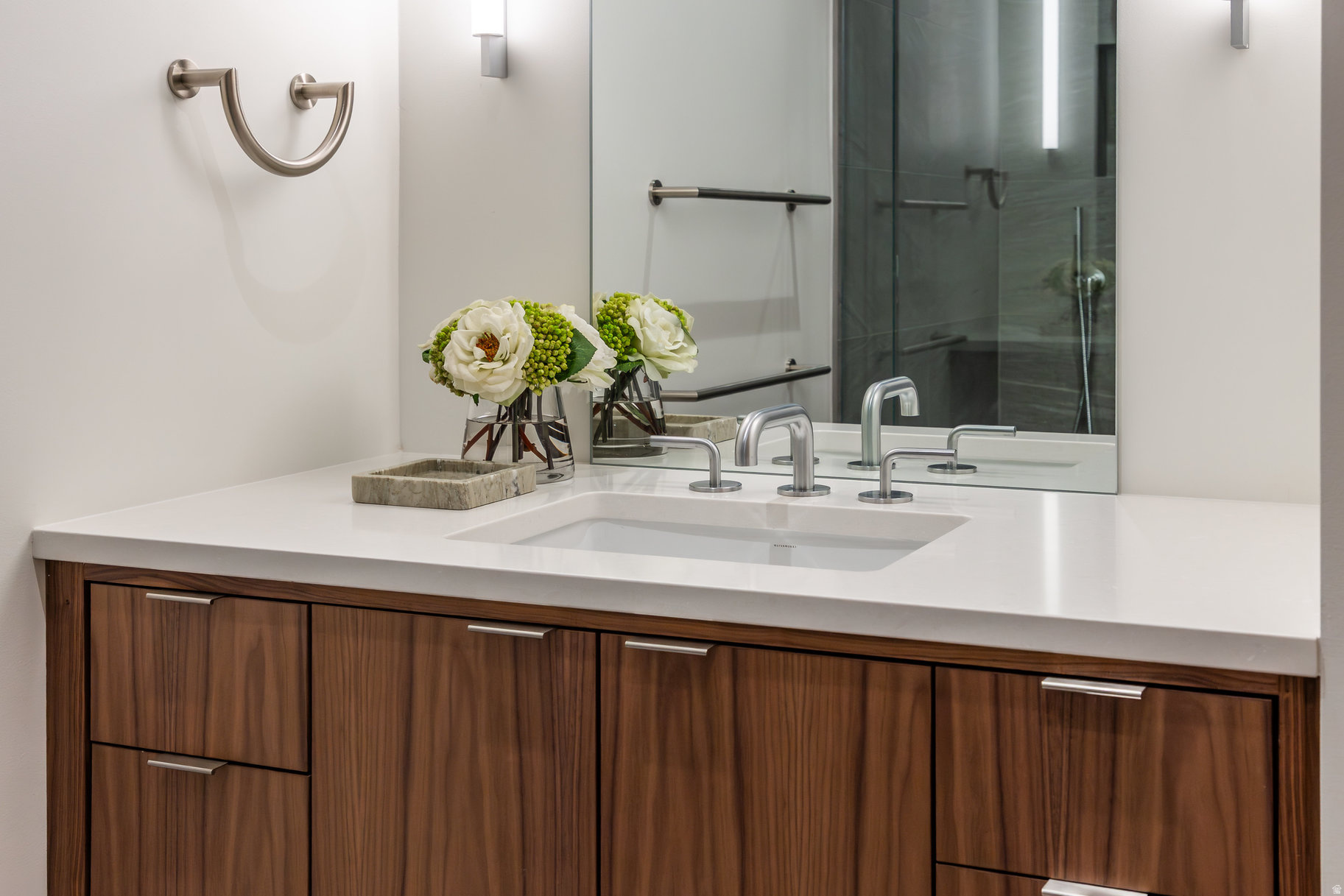 FOUNDERS PLACE - Residential