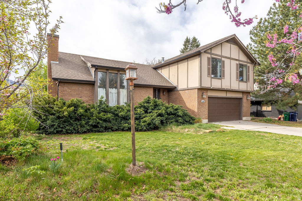 CANYON VILLAGE - Residential