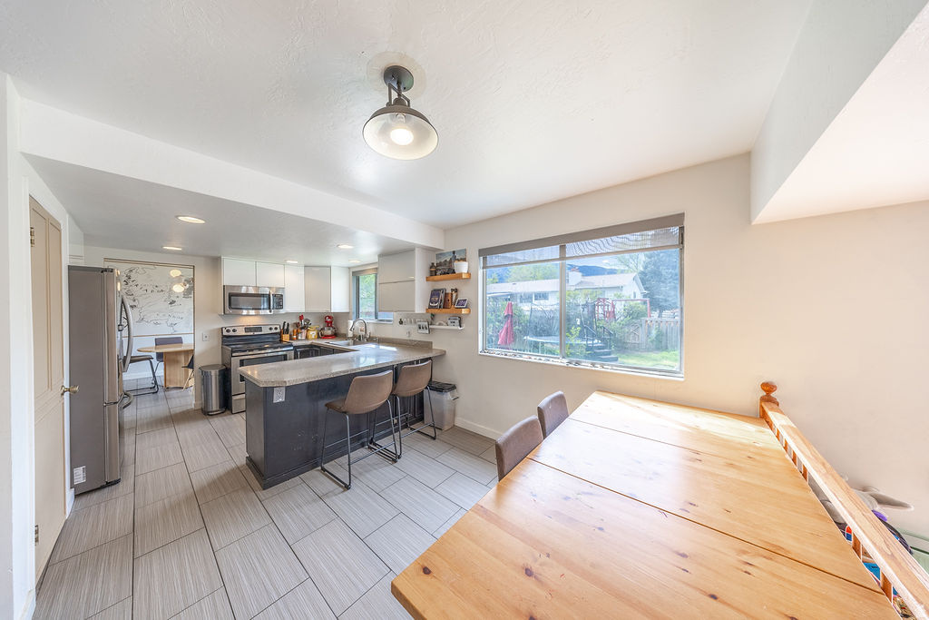 CANYON VILLAGE - Residential