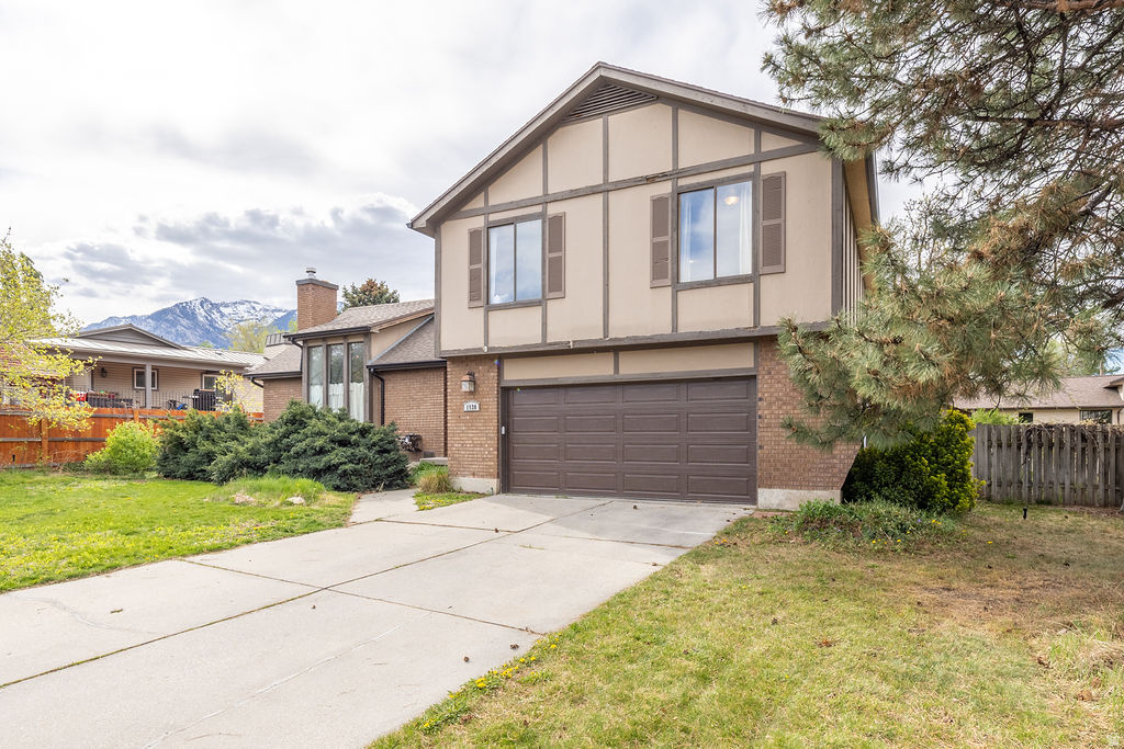 CANYON VILLAGE - Residential