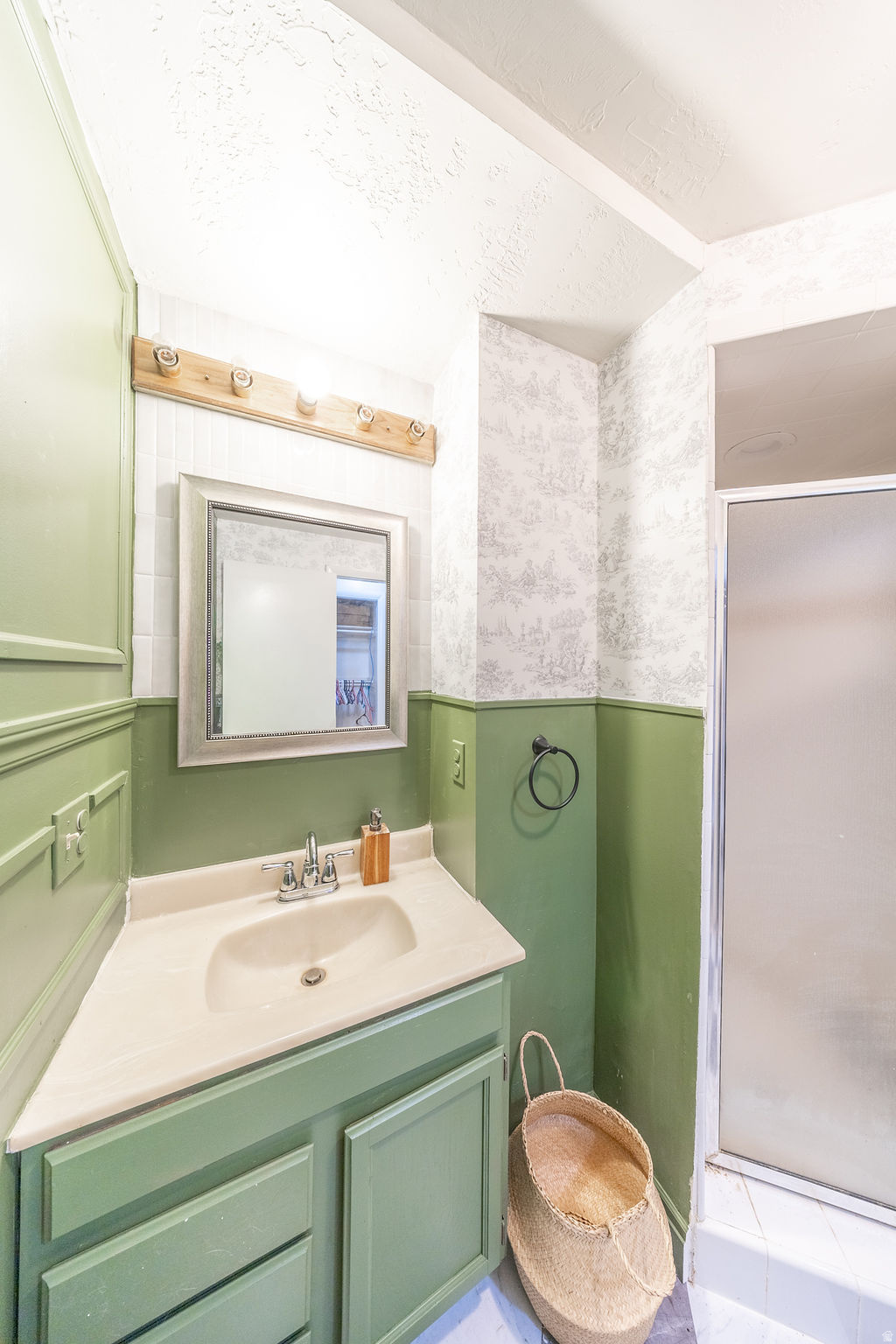 CANYON VILLAGE - Residential