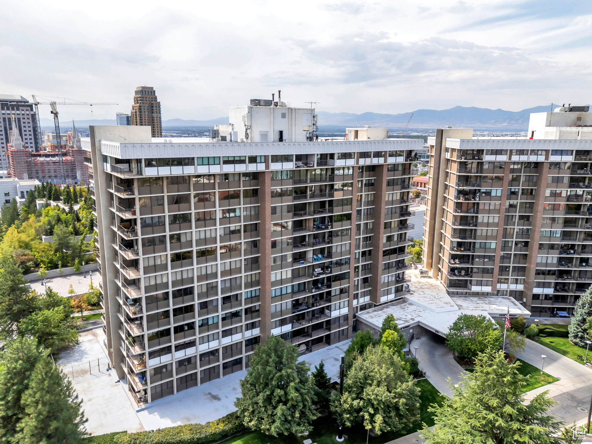 ZIONS SUMMIT - Residential