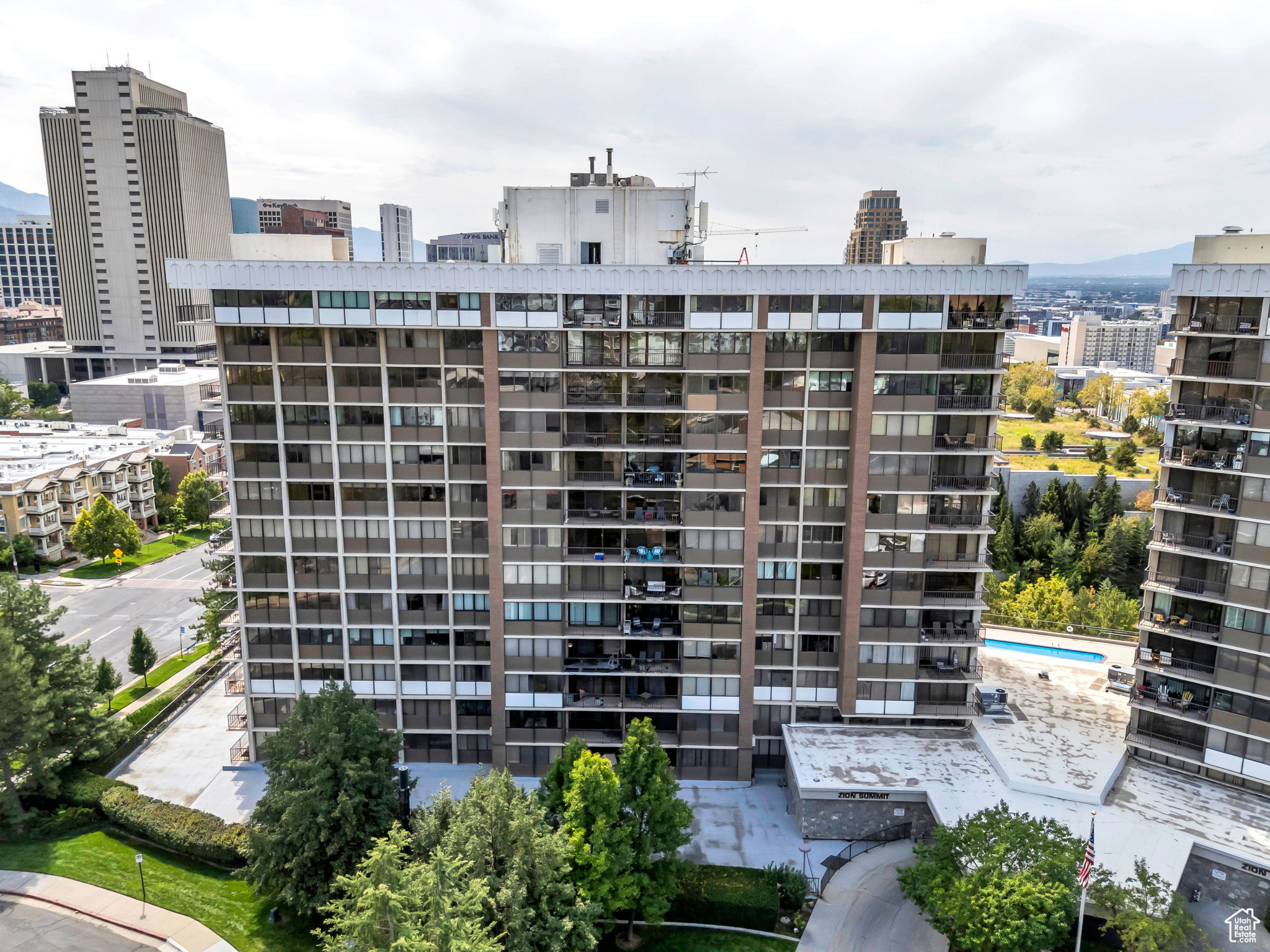 ZIONS SUMMIT - Residential