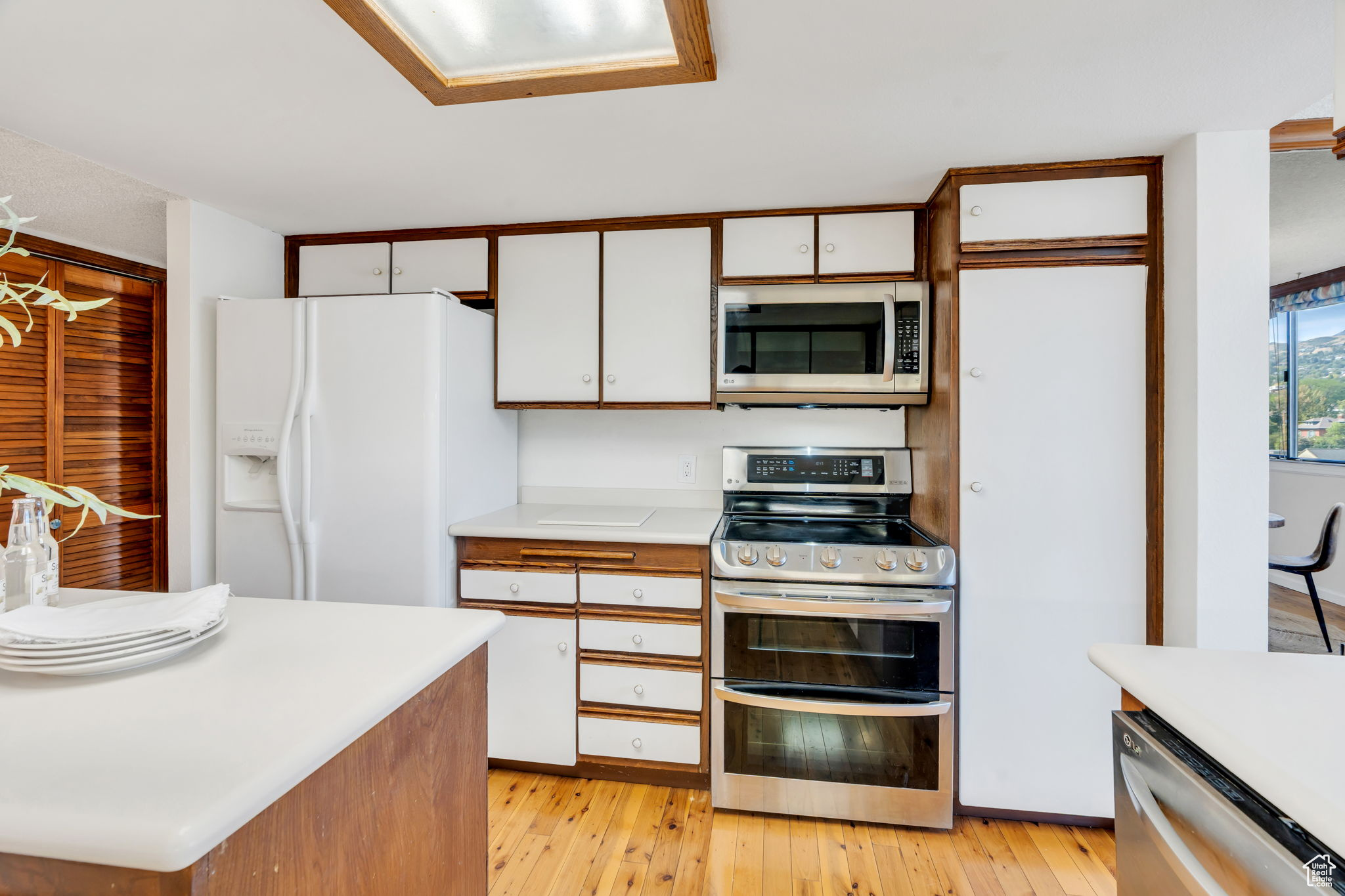 ZIONS SUMMIT - Residential