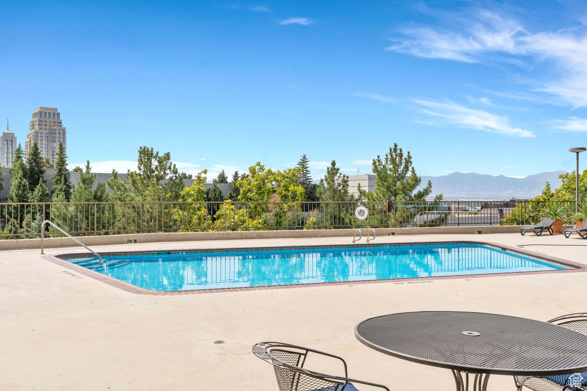 ZIONS SUMMIT - Residential