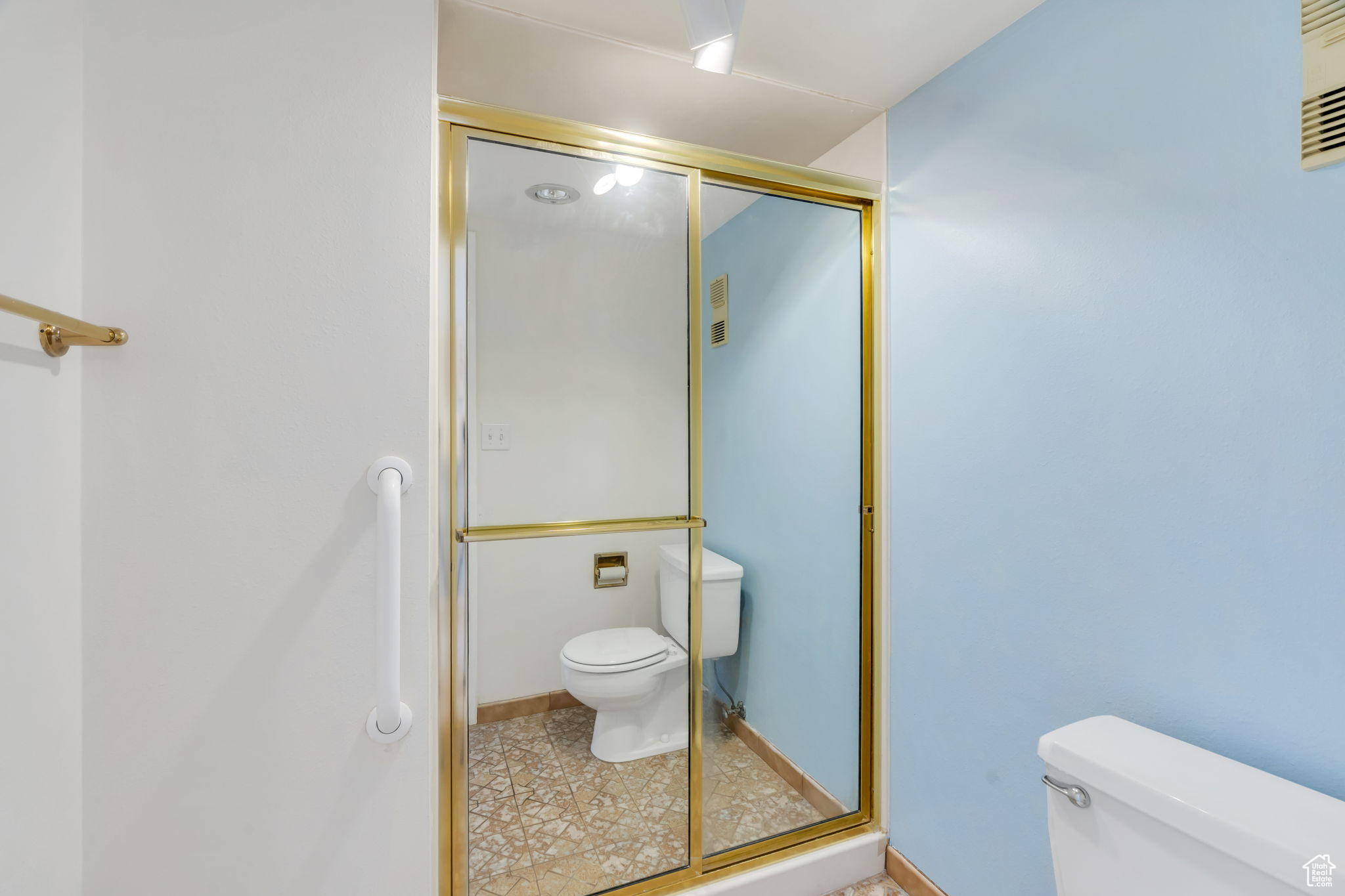 ZIONS SUMMIT - Residential