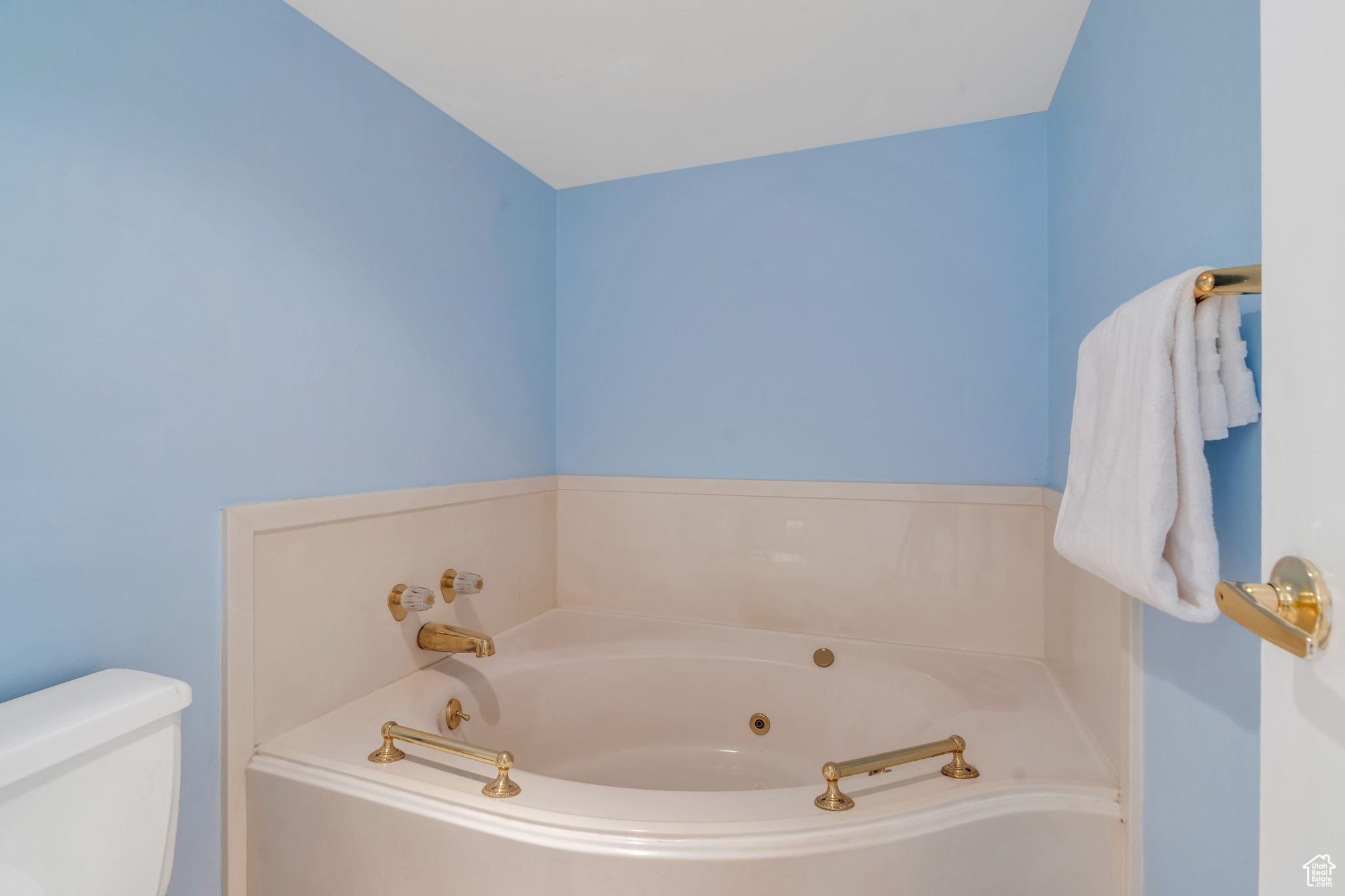 ZIONS SUMMIT - Residential