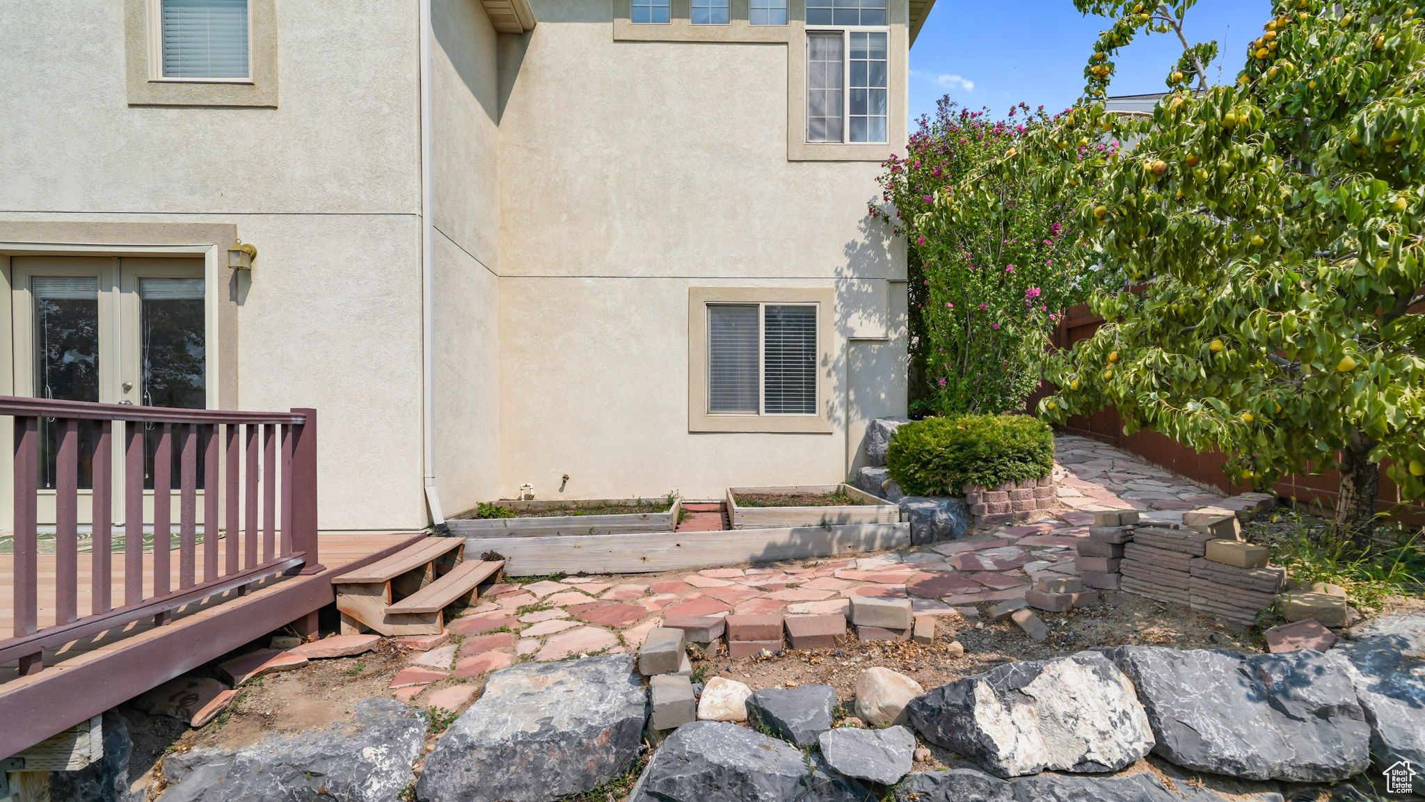 HARVEST HOMES - Residential