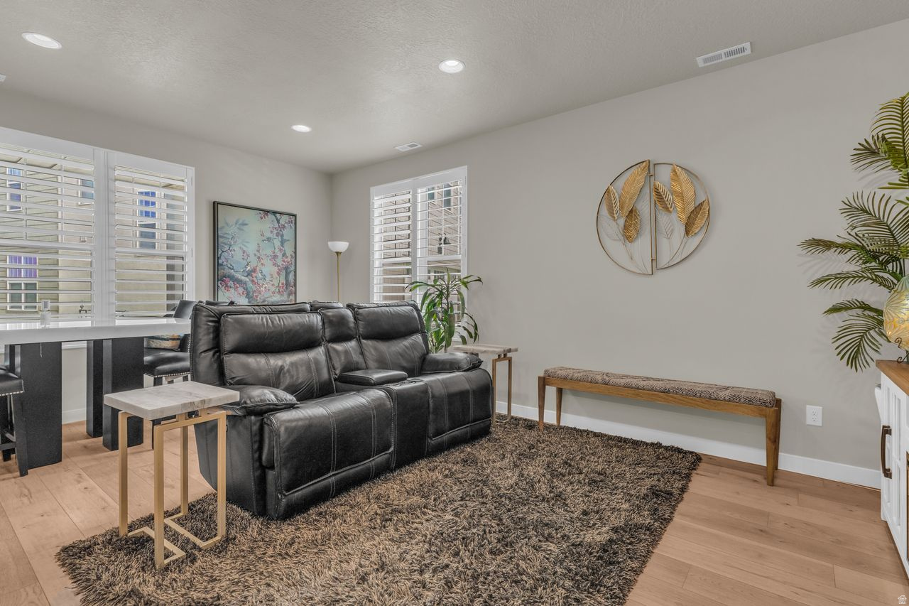 MURRAY HEIGHTS 1027 - Residential