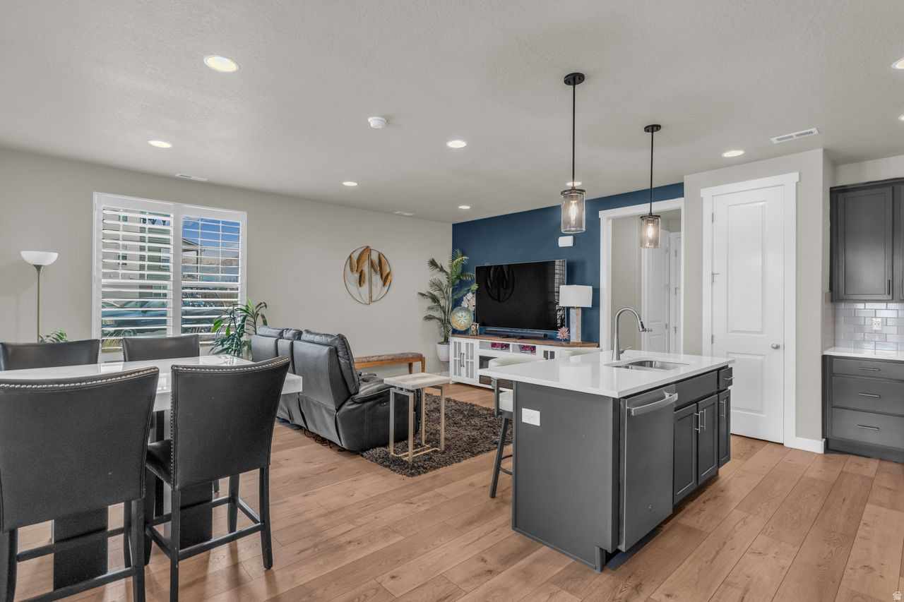 MURRAY HEIGHTS 1027 - Residential