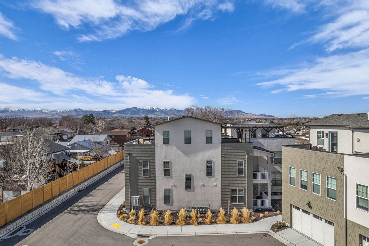 MURRAY HEIGHTS 1027 - Residential