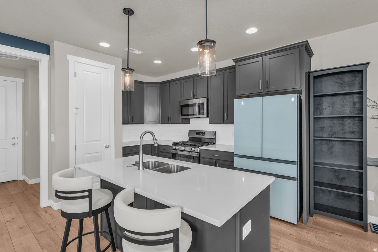 MURRAY HEIGHTS 1027 - Residential