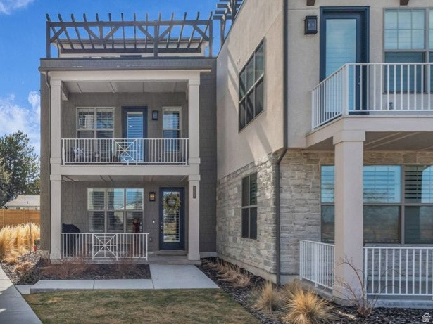 MURRAY HEIGHTS 1027 - Residential