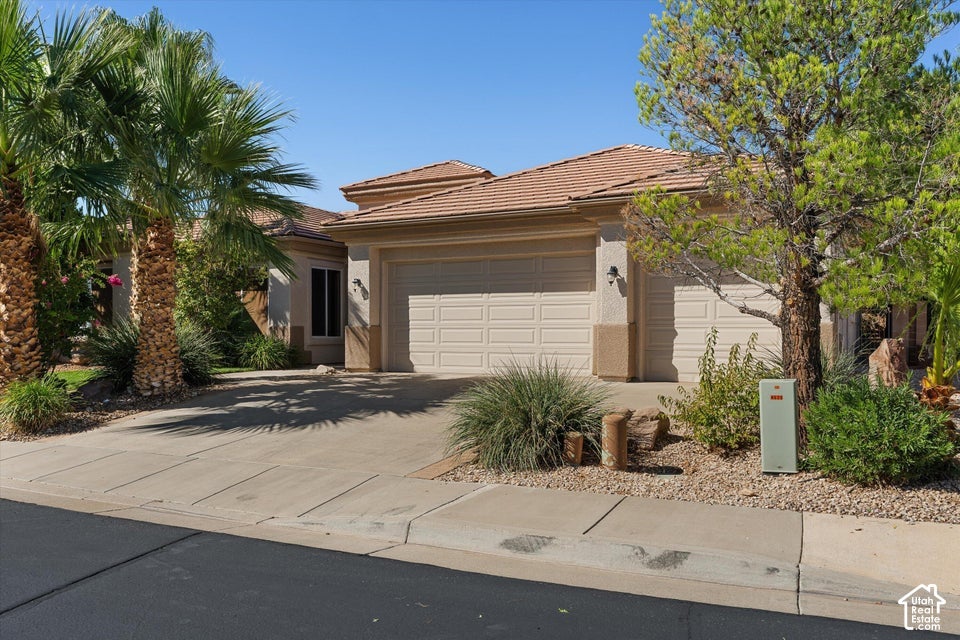 Photo of 4534 IRONWOOD DR, Saint George, UT 84790 (MLS # 2189614)