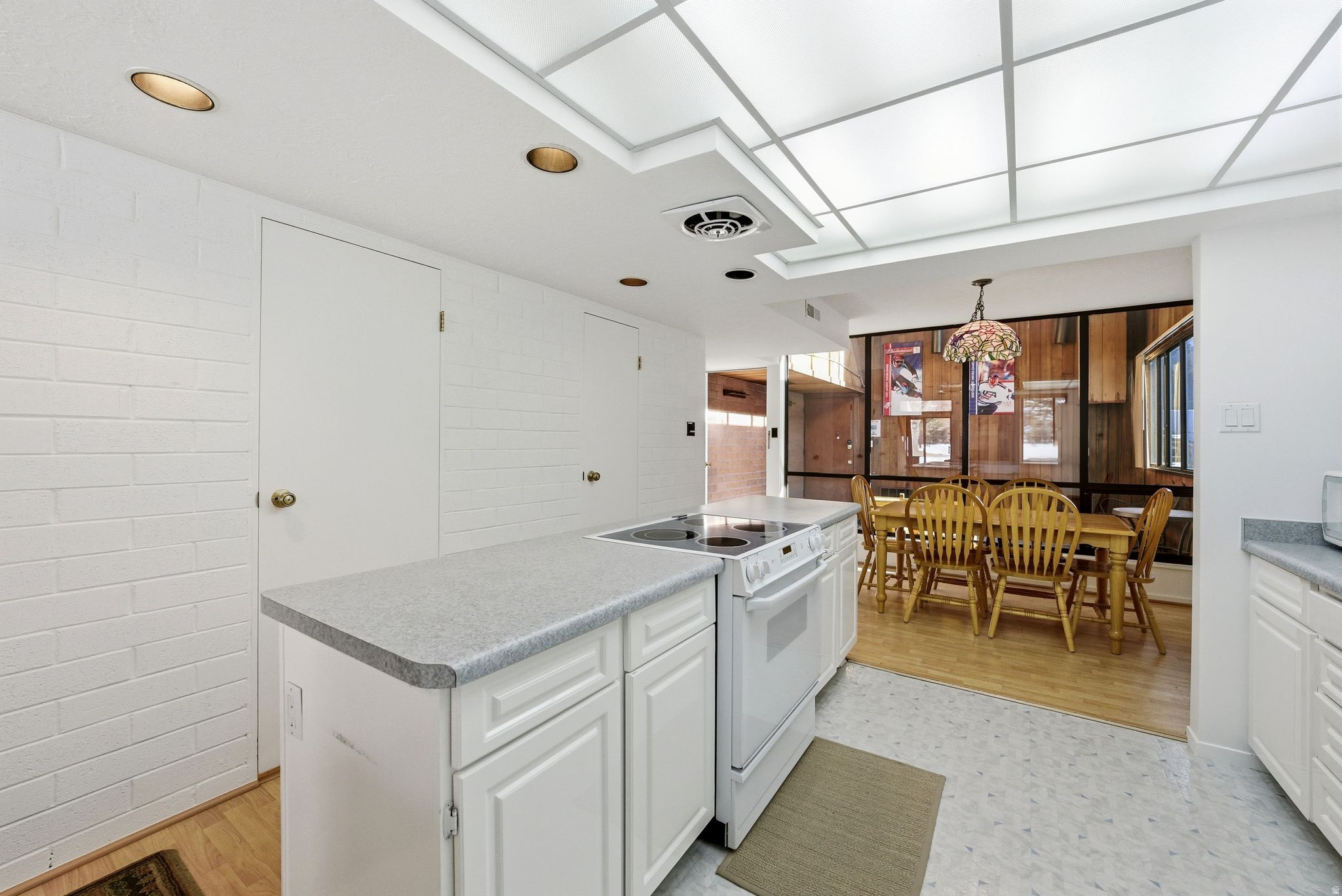 PARK AVENUE CONDOMINIUMS - Residential