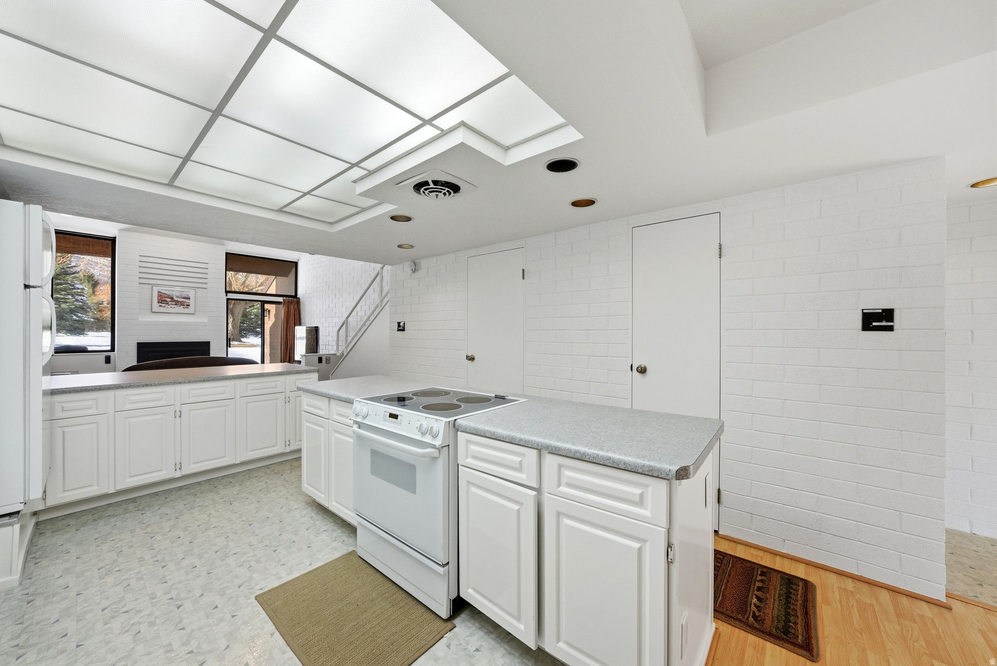 PARK AVENUE CONDOMINIUMS - Residential