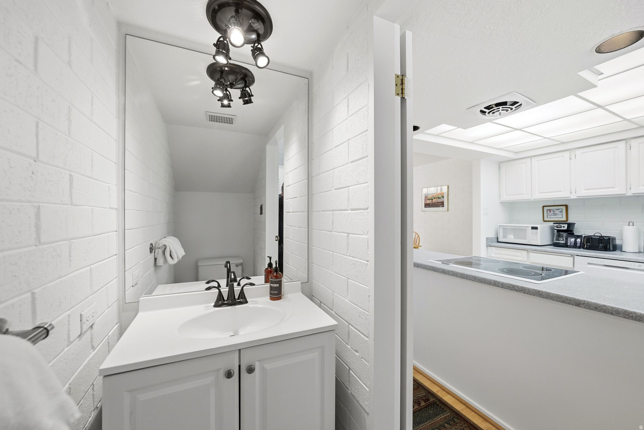 PARK AVENUE CONDOMINIUMS - Residential