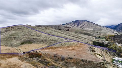 Photo of 2075 E CANYON RD, Smithfield, UT 84335 (MLS # 2117762)