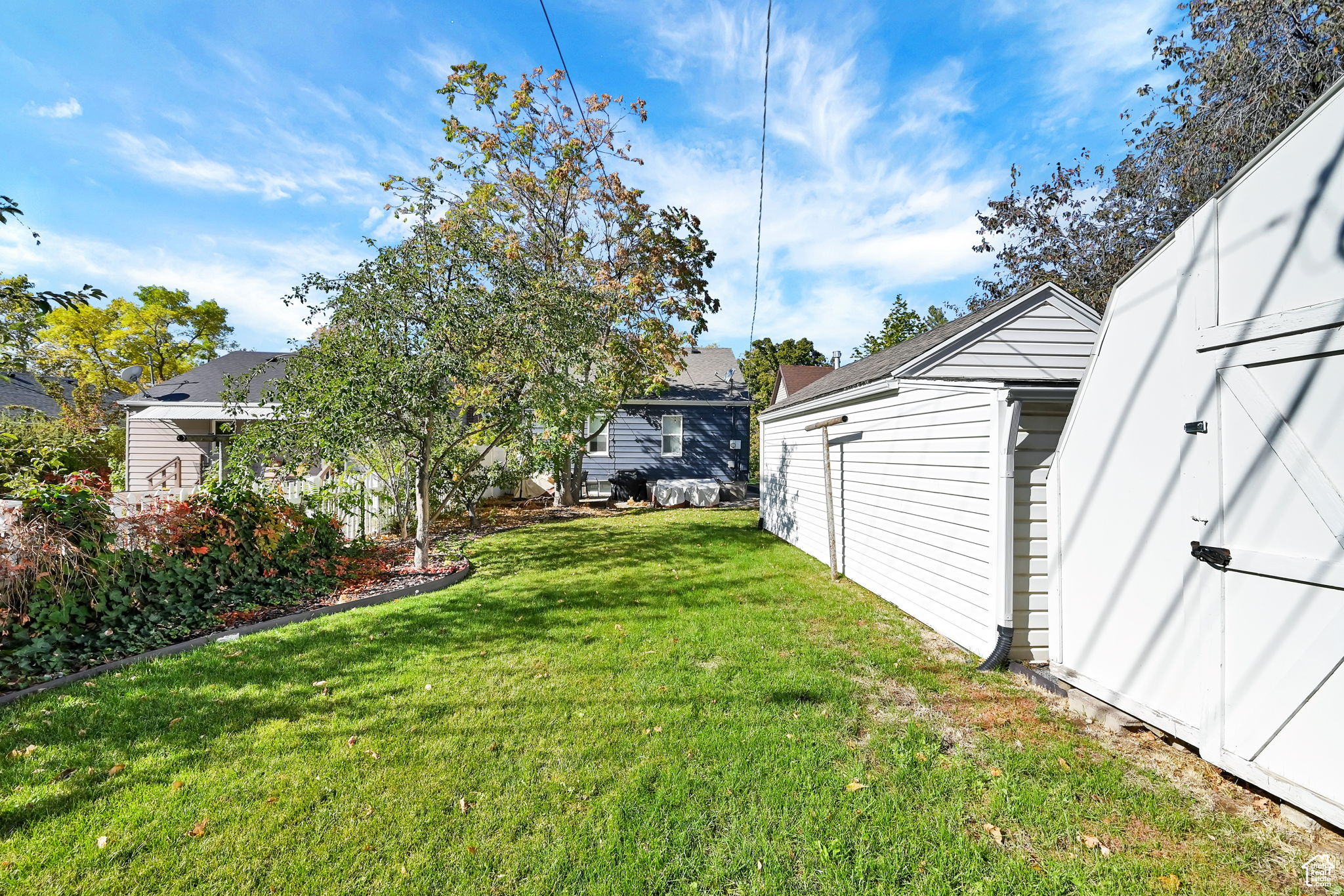 UNIVERSITY - Residential