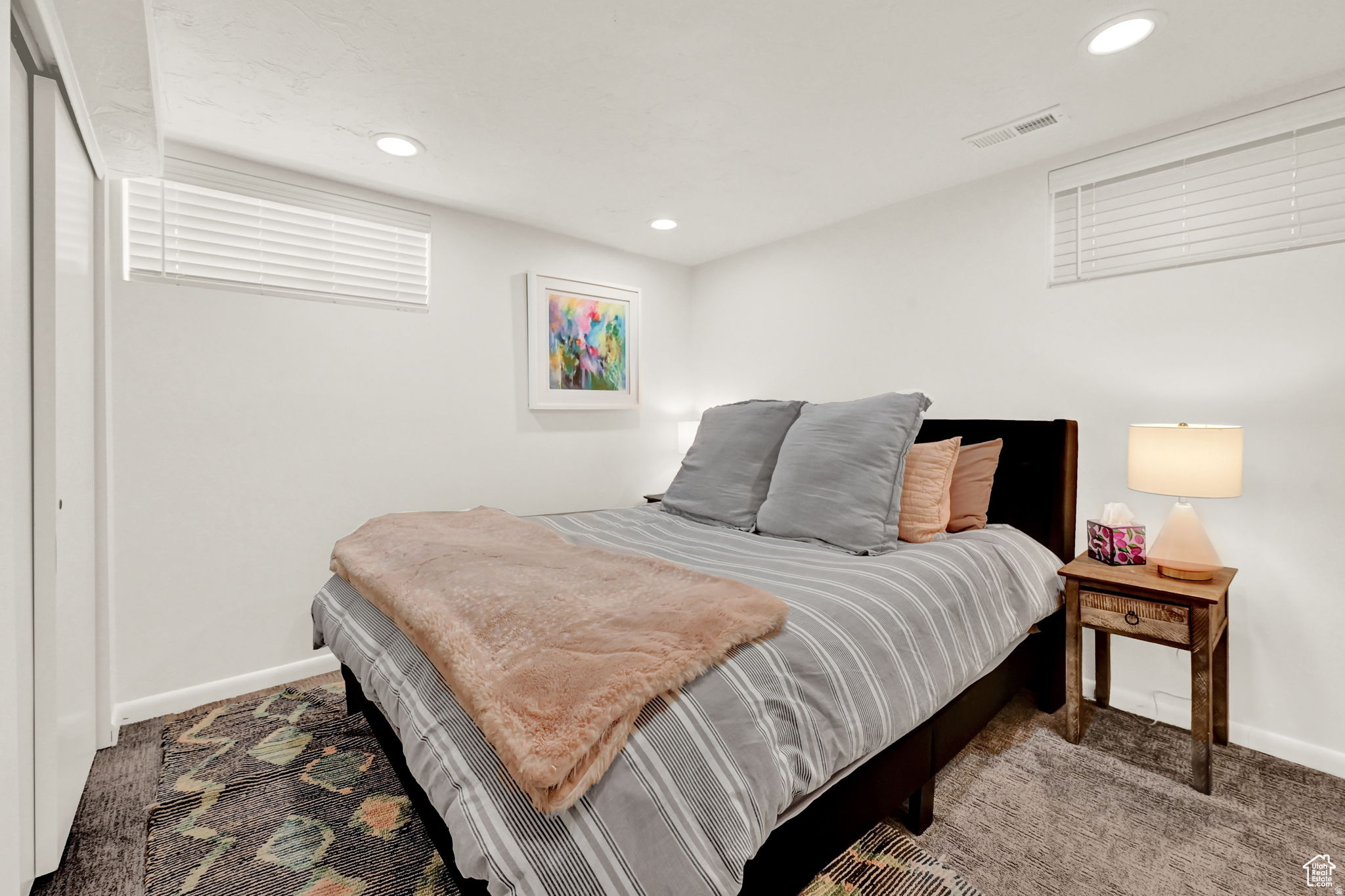 UNIVERSITY - Residential