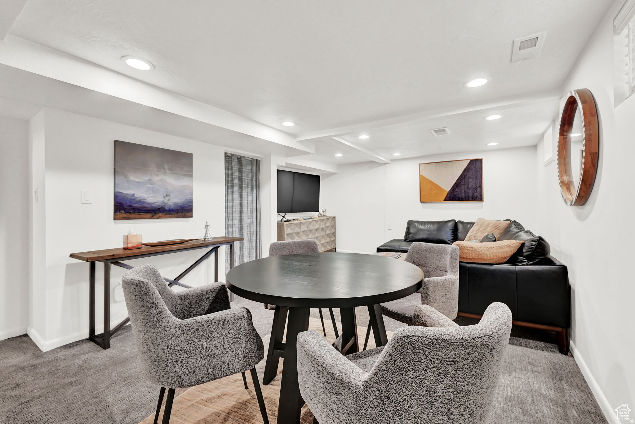 UNIVERSITY - Residential